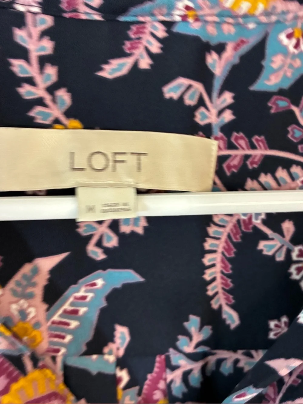 LOFT FLORAL PLEATED BUTTON DOWN LONG SLEEVE BLOUSE, MEDIUM - Picture 6 of 7